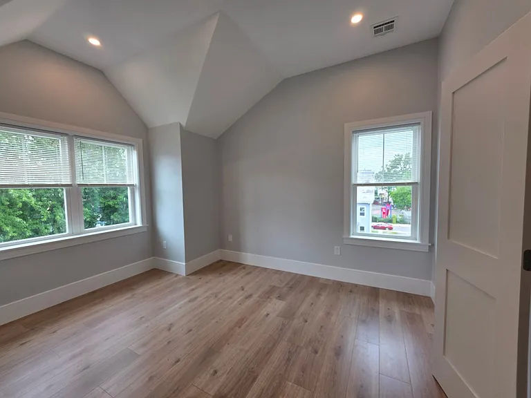 15 Holton St #1A — Photo 6
