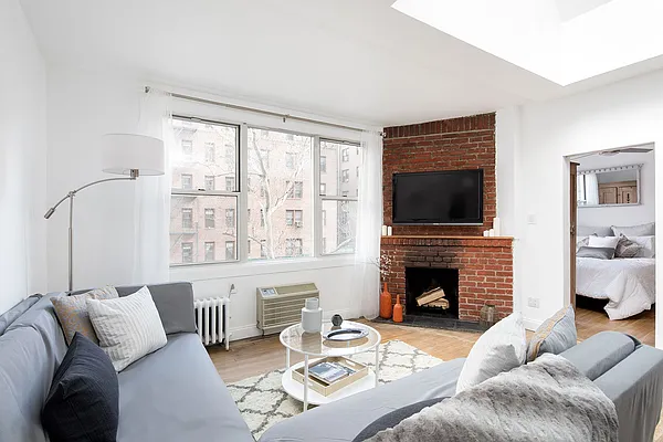 Sold by Compass | media 9