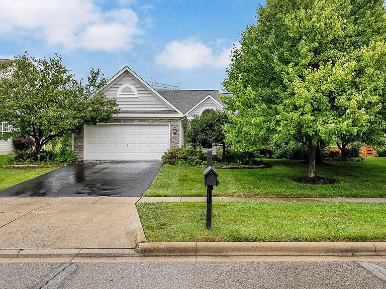 2691 Abbey Knoll Dr — Photo 3