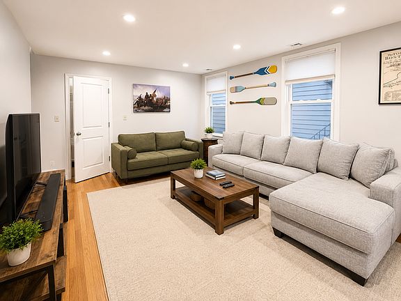 2nd image of 28 Monument St #2
