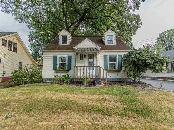 1554 Edgewood St NE, Warren, OH 44483