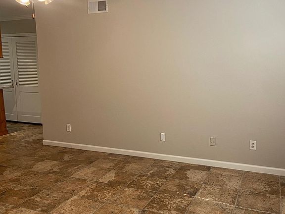 5th image of 2060 Montreat Dr APT D