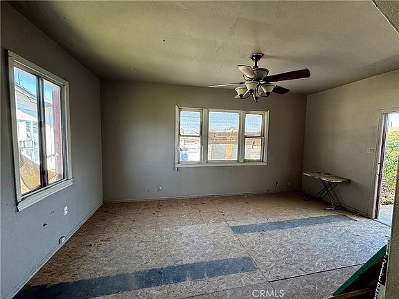 5th image of 329 Chestnut St