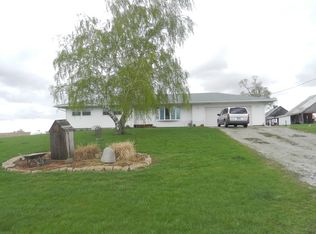 5834 S County Rd, Alpha, IL 61413