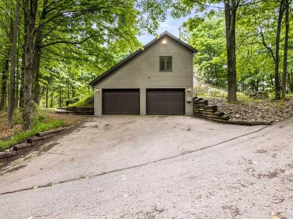 9420 E Traverse Hwy, Traverse City, MI 49684