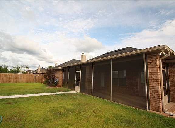 3rd image of 9840 Winchester Dr N