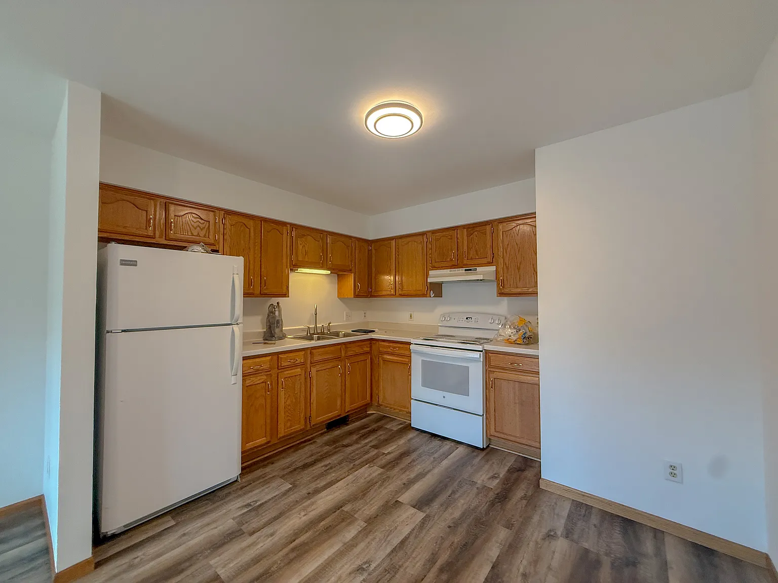 2 bed, 800 sqft, $1,350 — Photo 3
