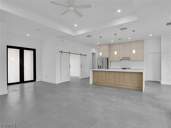 5th image of 11042 Carnegie Ave