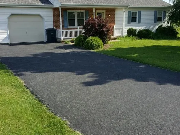 3 Scott Dr, Gordonville, PA 17529