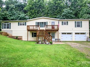 2524 W Cloverdale Rd, Delton, MI 49046
