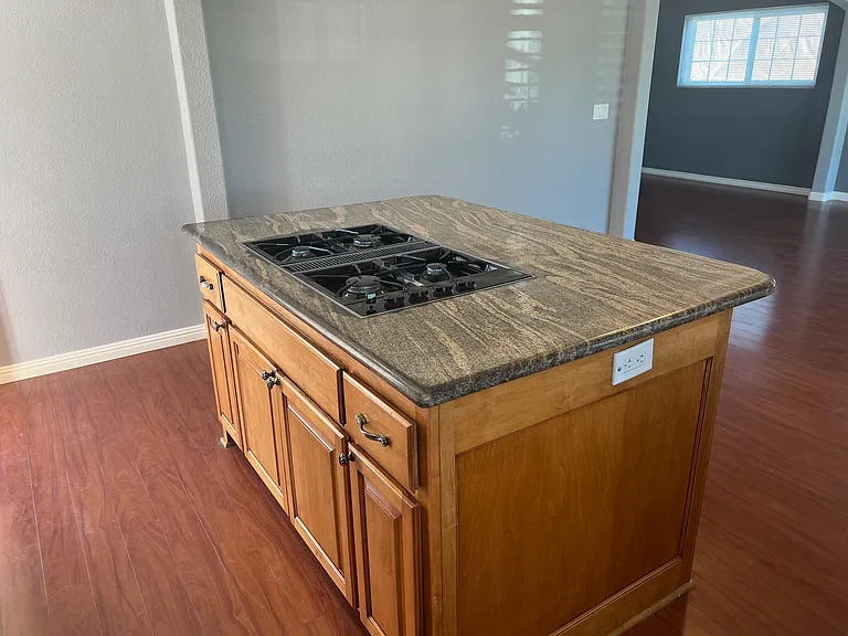3887 Ocean View Blvd — Photo 10