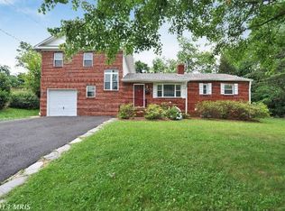 6035 Brook Dr, Falls Church, VA 22044