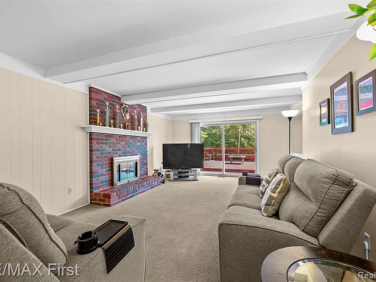 36010 Congress Rd — Photo 15