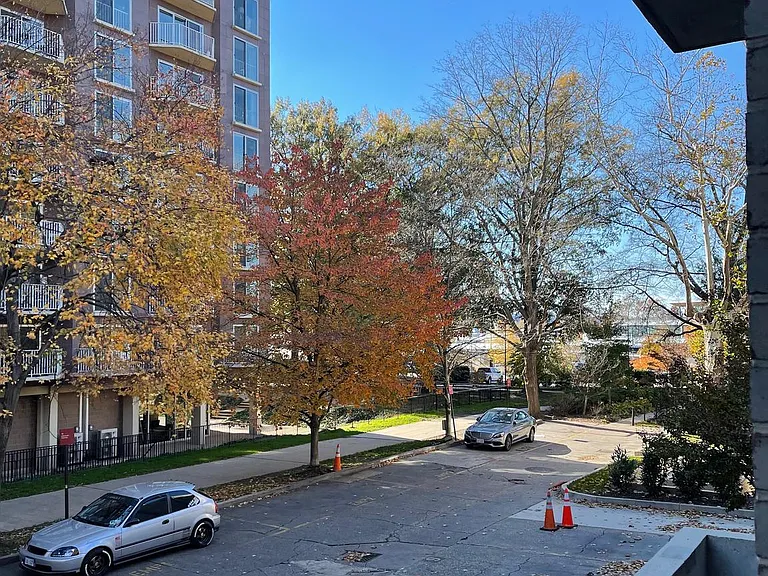457 N St SW — Photo 25