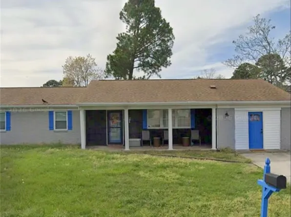 1212 Dragon Ln, Chesapeake, VA 23323