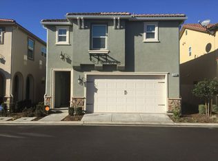 1546 N Piccadilly Ln, Clovis, CA 93619