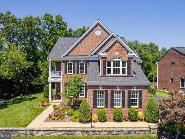 12820 Netherleigh Pl, Herndon, VA 20171