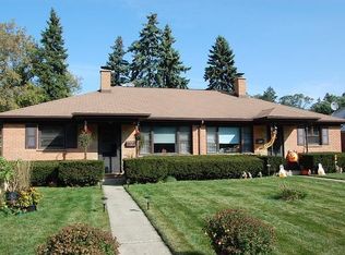 420 Park Ln, Barrington, IL 60010