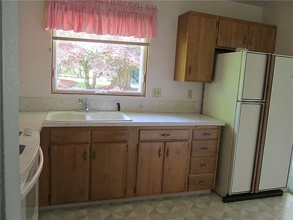 5th image of 4020 Shoshone St W