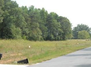 6806 Trace Dr, Browns Summit, NC 27214