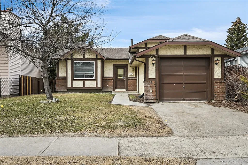 352 Whitefield Drive NE — Photo 3