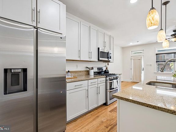 4th image of 4743 Sheldon St