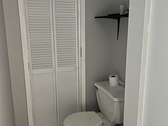5th image of 1209 Kennedy Blvd APT 2