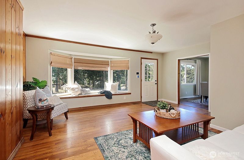 5th image of 207 Fort Casey Road