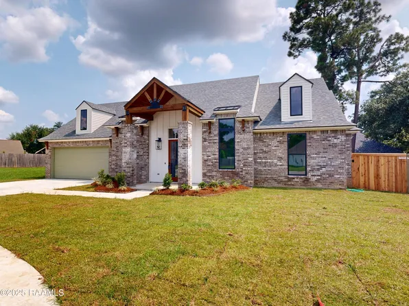 122 Preservation Dr, Youngsville, LA 70592