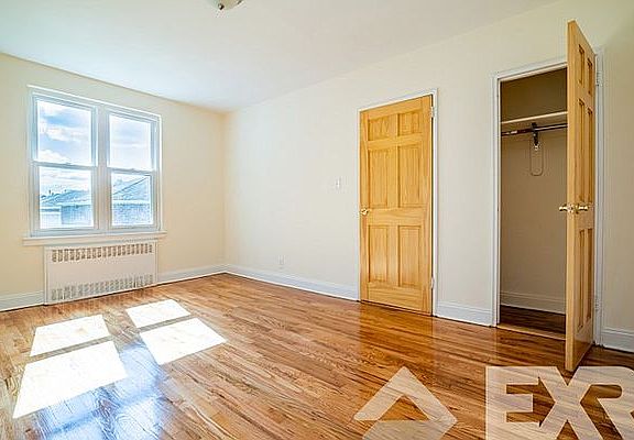 3rd image of 1871 Burnett St #12A