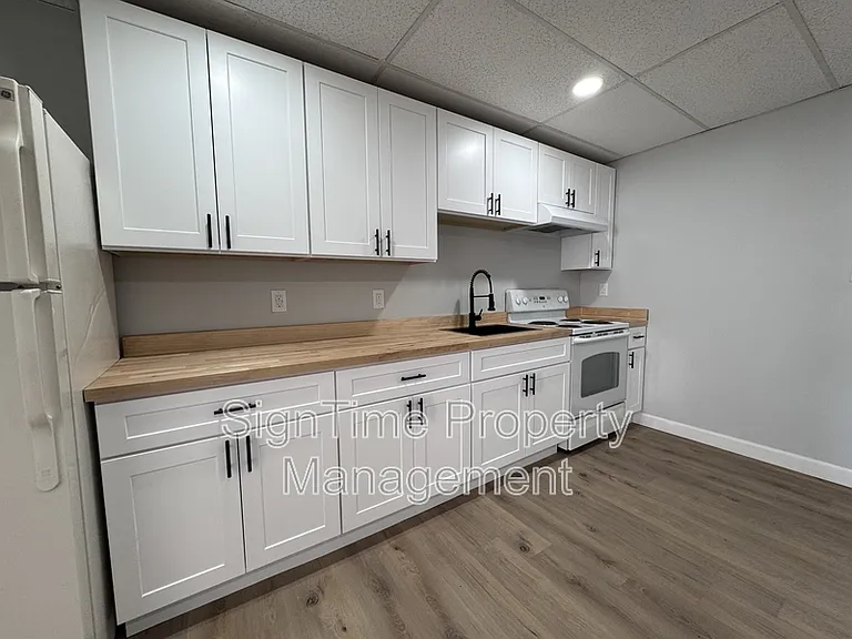 229 N Jonathan St #202 — Photo 1