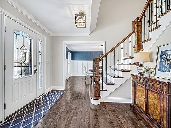 2nd image of 1094 Pomona Ct