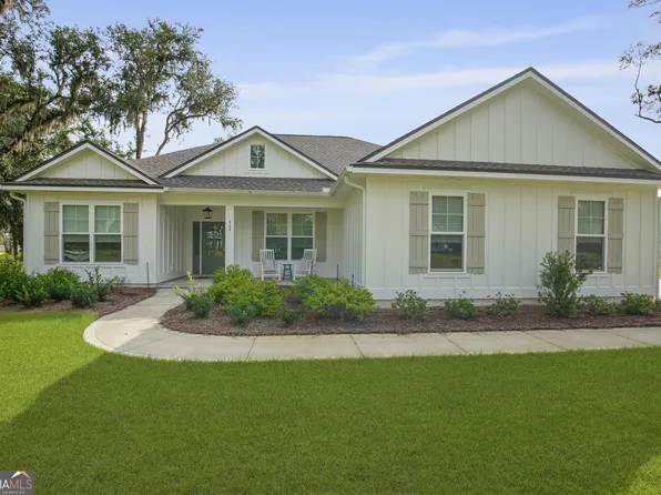 424 Harbour Island Cir, Waverly, GA 31565