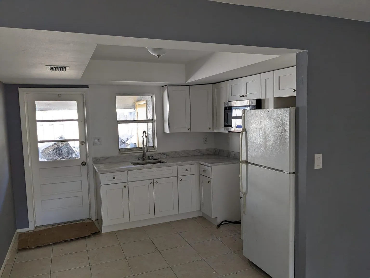 15515 Verona Ave — Photo 3