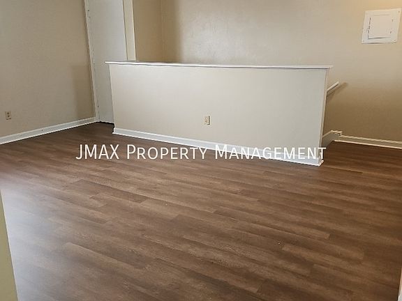 3rd image of 1829 Jerome St SE