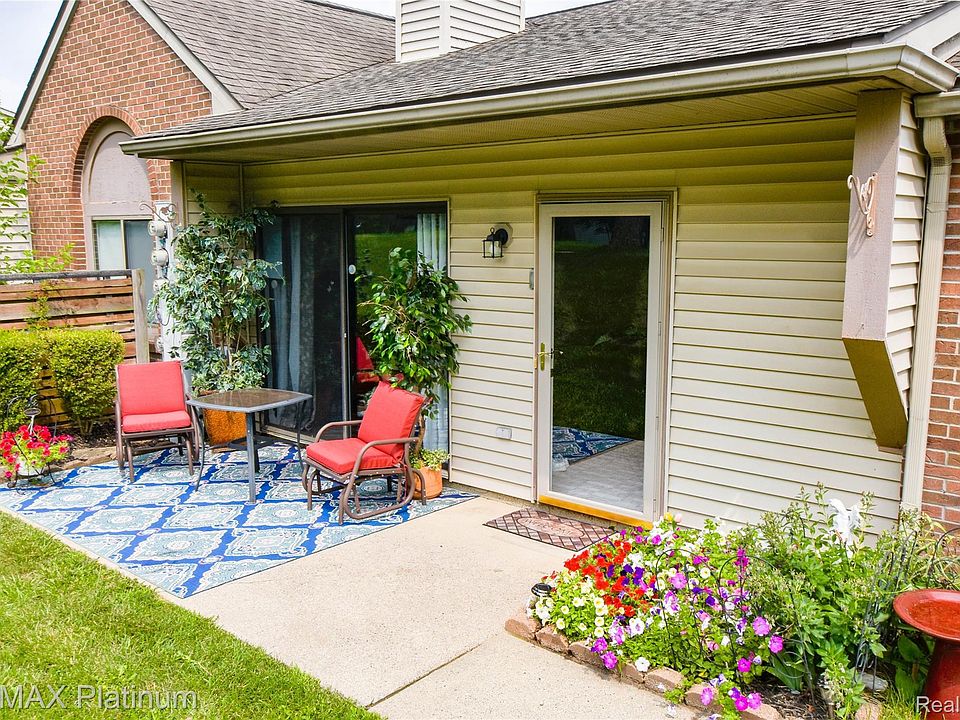 1st image of 338 Spring Brooke Dr