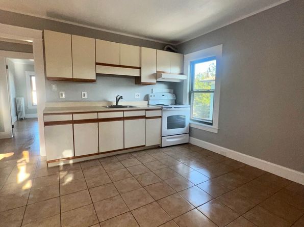 740 Pine St FLOOR 2