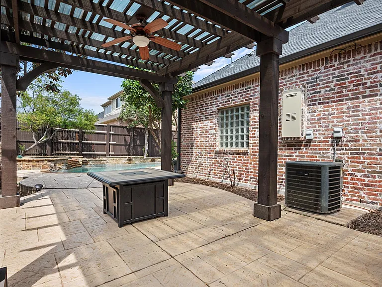 10941 Yorkshire Ln — Photo 45
