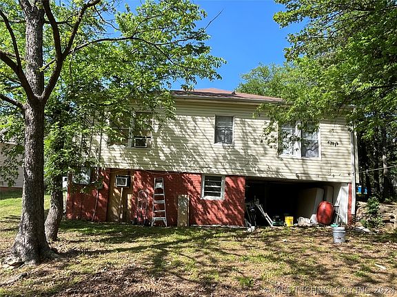 3rd image of 404 E Creek Ave