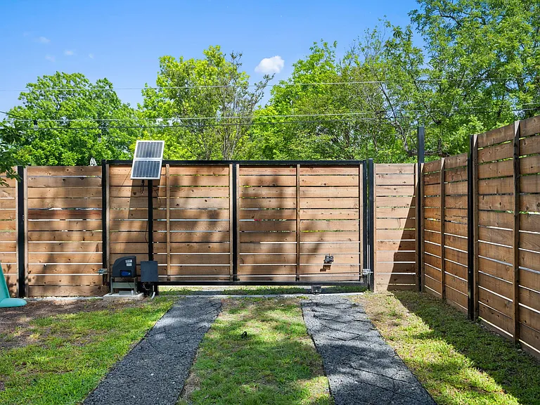 Stobaugh St — Photo 15