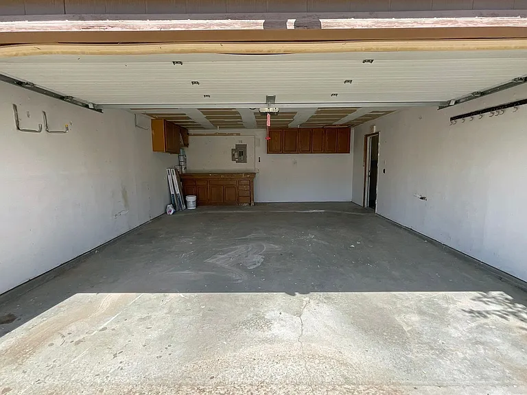 2407 Arbor Cir — Photo 17