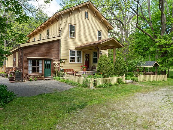 2nd image of 8425 Parshallville Rd