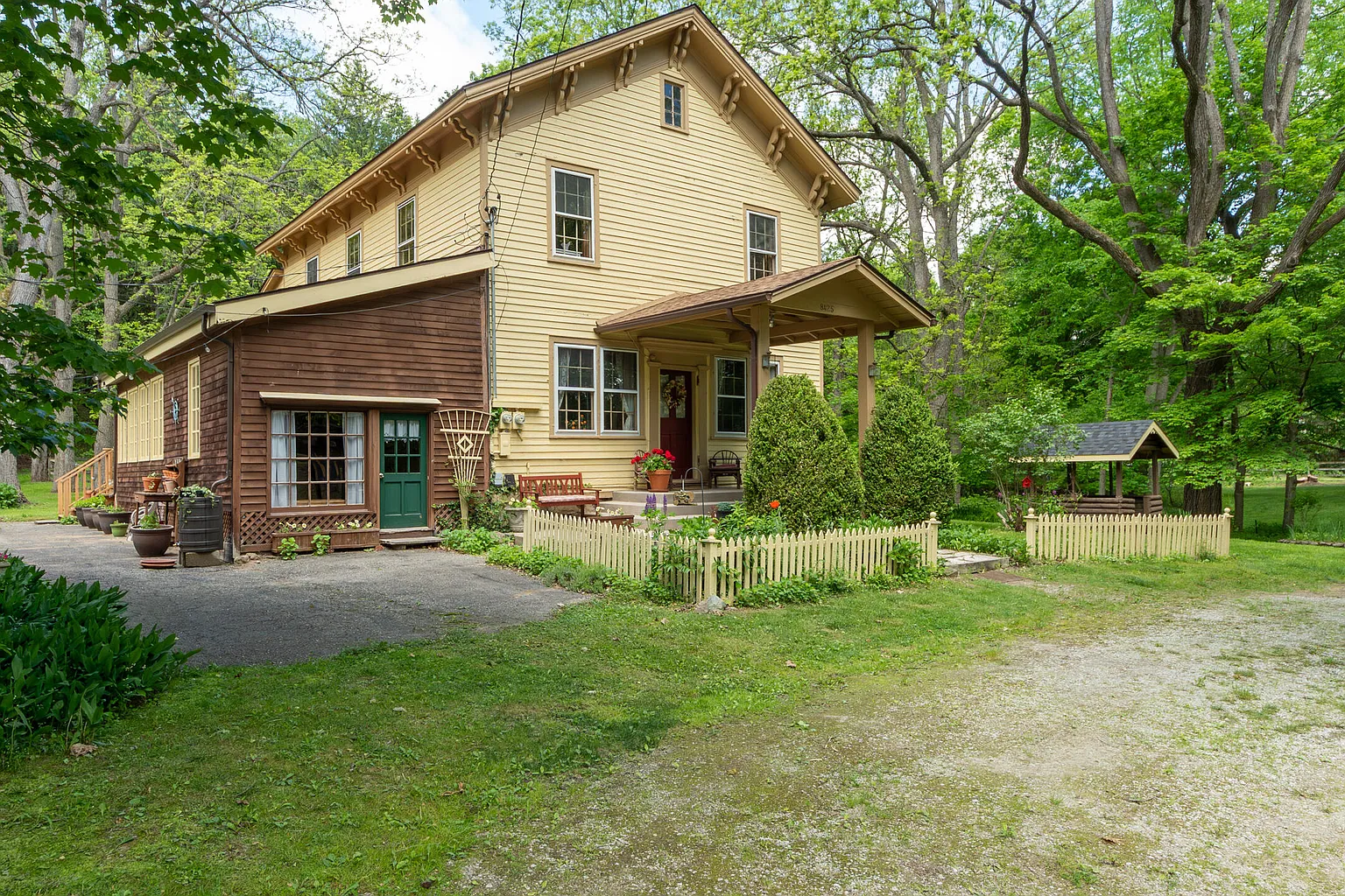 8425 Parshallville Rd photo 1