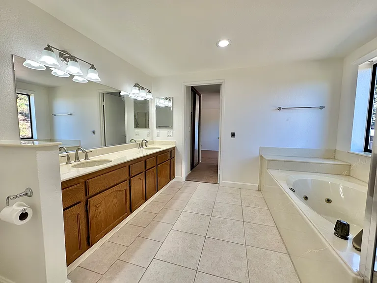 768 Rose Dr — Photo 30