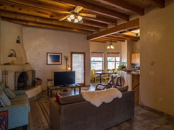 2nd image of 6 Latilla Ln