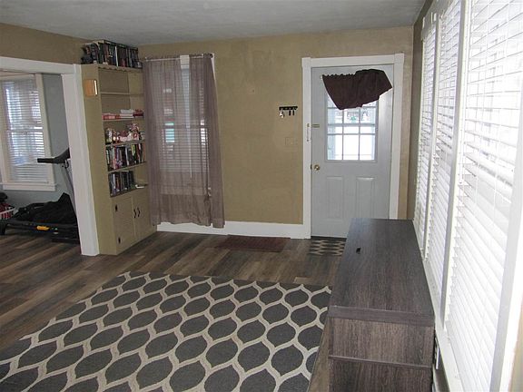 4th image of 89 Ober St