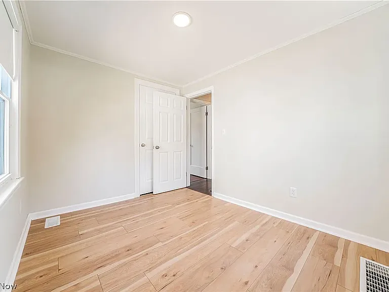 142 Woodstock Ave — Photo 13