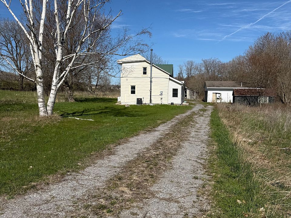 1st image of 303 Brimley Rd S