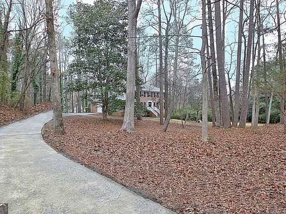 2nd image of 200 Deer Forest Trl