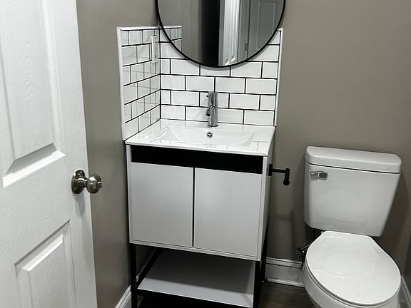 4th image of 29 Holly Ave #B